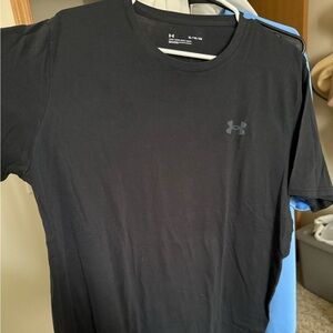 Under Armour Men's Dark Tee